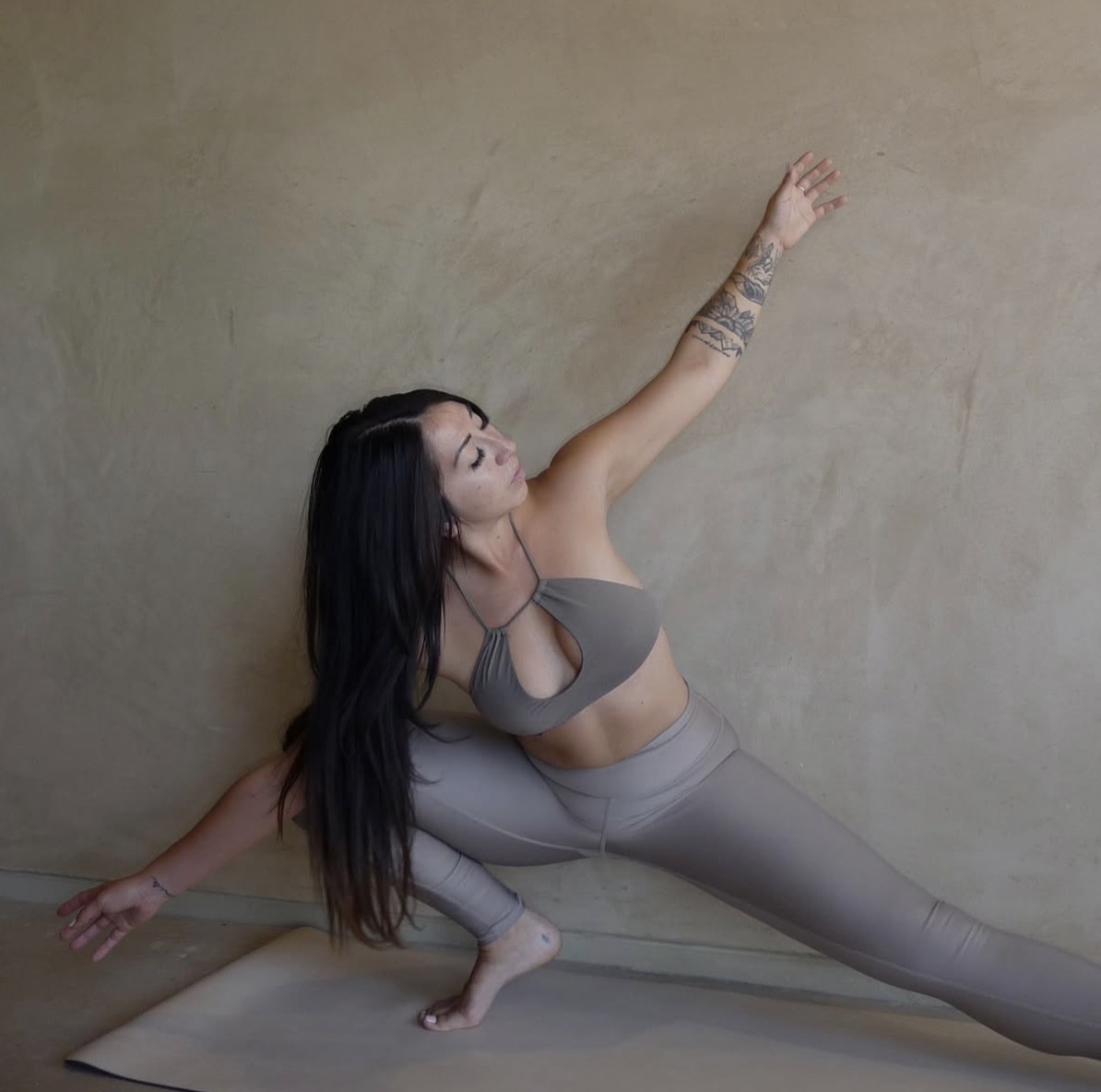 Lauren Figueroa, Bride Vibe Yoga instructor