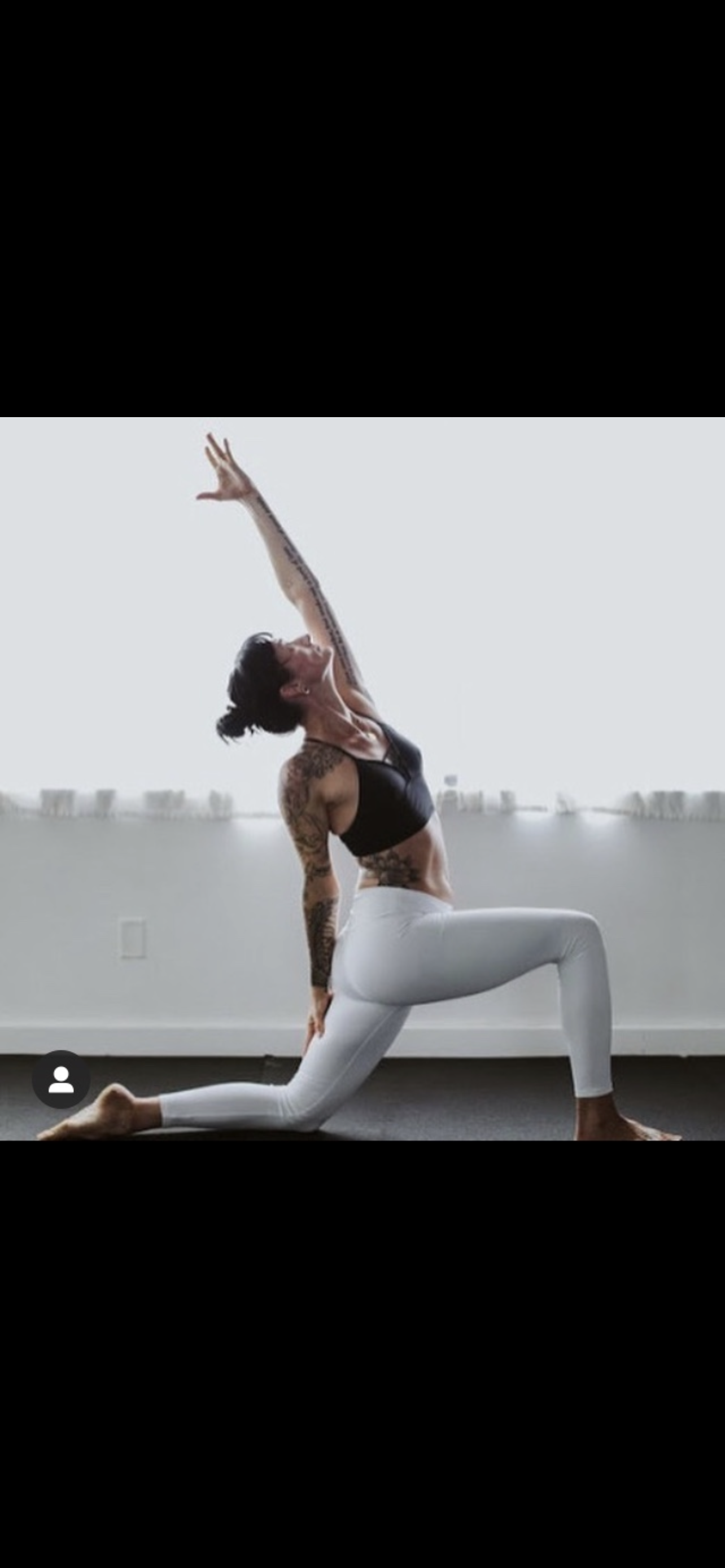 Lindsey Rhodes, Bride Vibe Yoga instructor