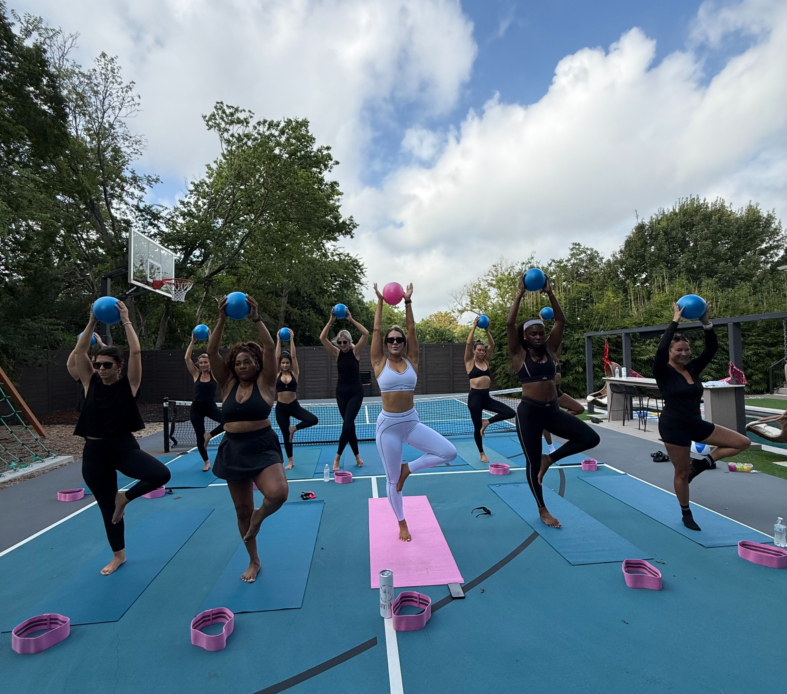 Yoga Sculpt — moment 1